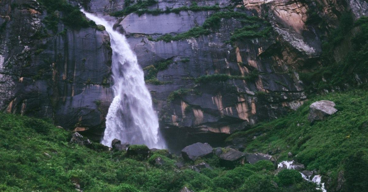 Jogini Waterfall Day Hike – Easy Manali Trek