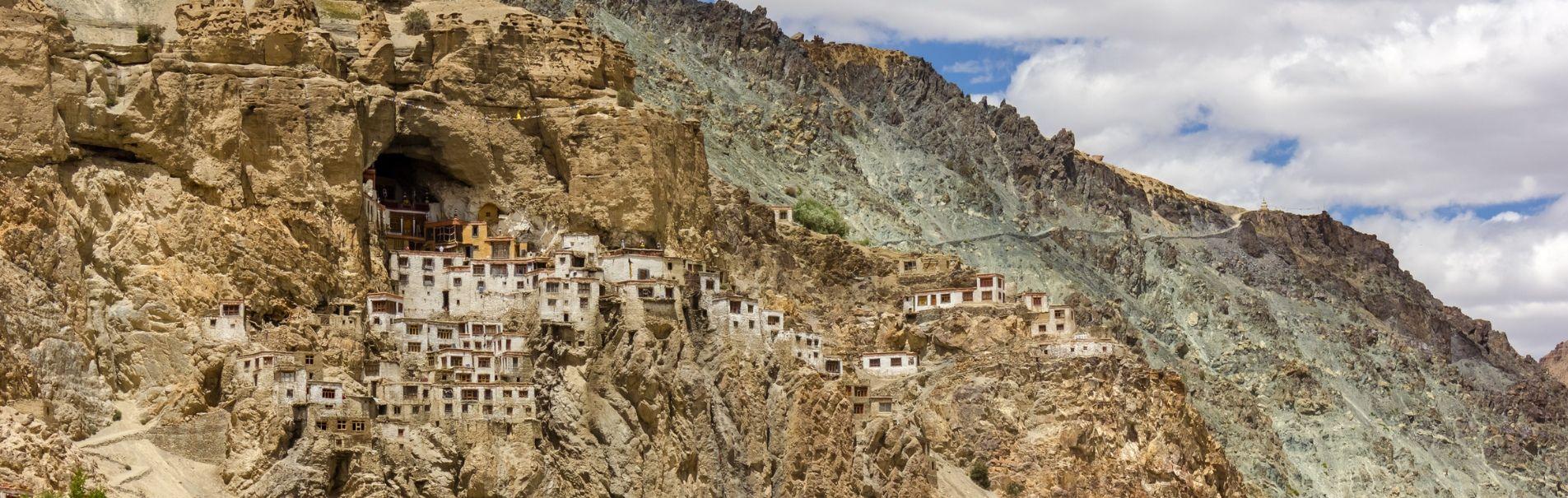 Winter Zanskar Expedition 2025–2026 – Leh to Zanskar 4×4 Snow Adventure